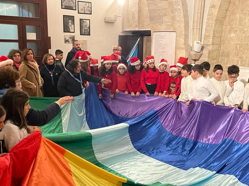 Grande bandiera della pace
