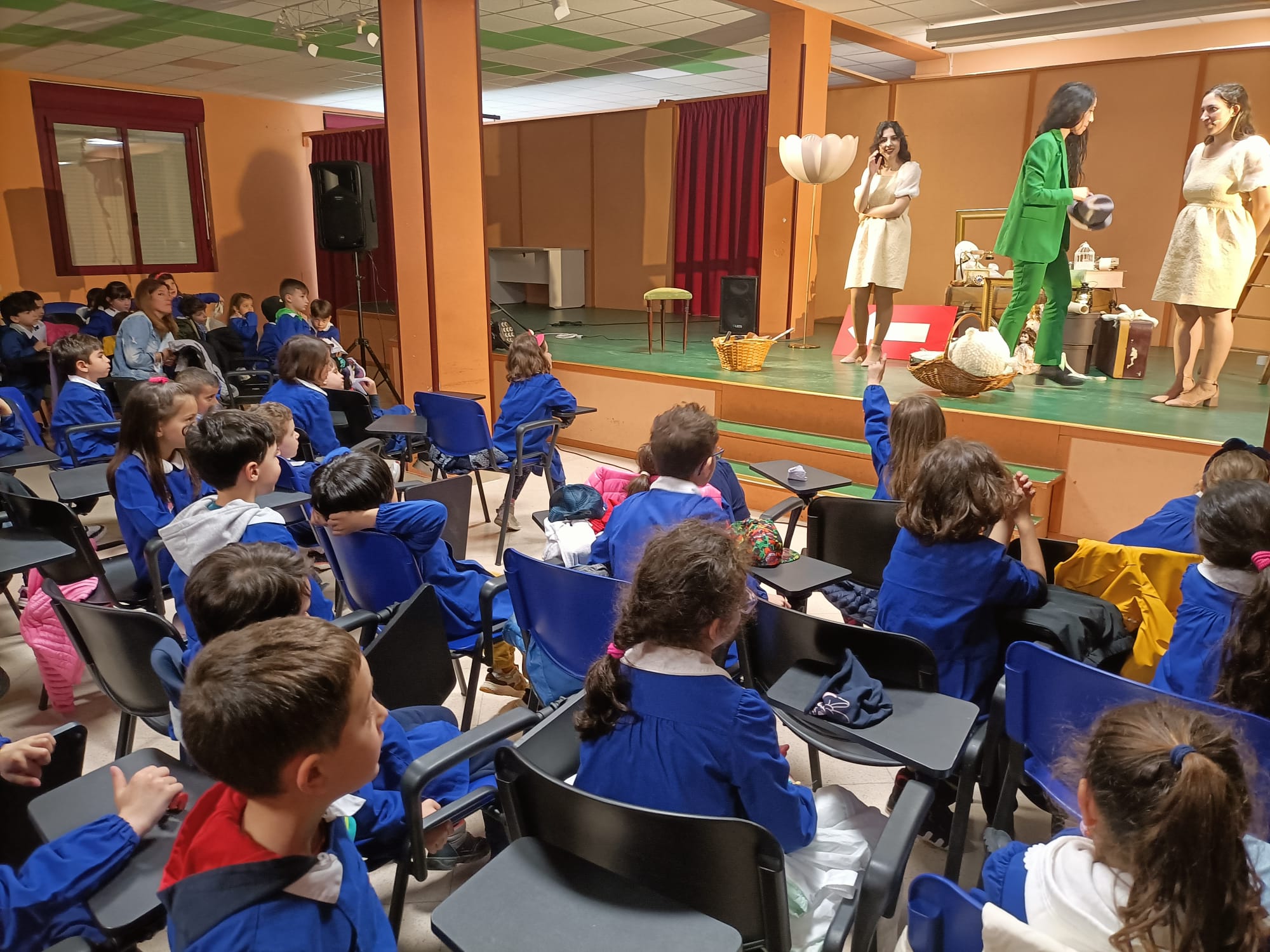 Spettacolo Rosaria Scardigno classi prime